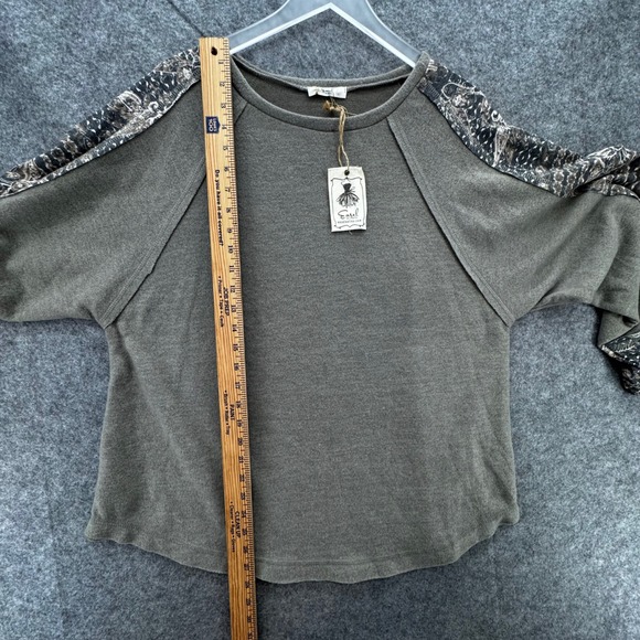 Easel Womens Top Paisley Camo Sleeve Pullover Blouse Size M Olive Green Boho - Picture 9 of 11
